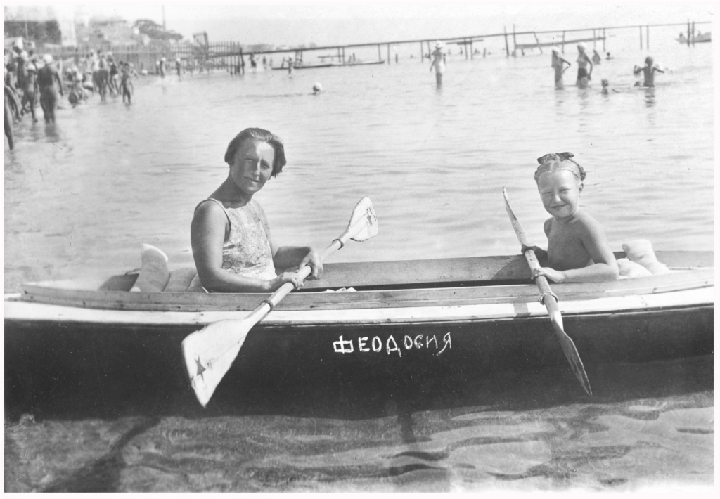 Marga with her mother Elsa. Mid 1930-s